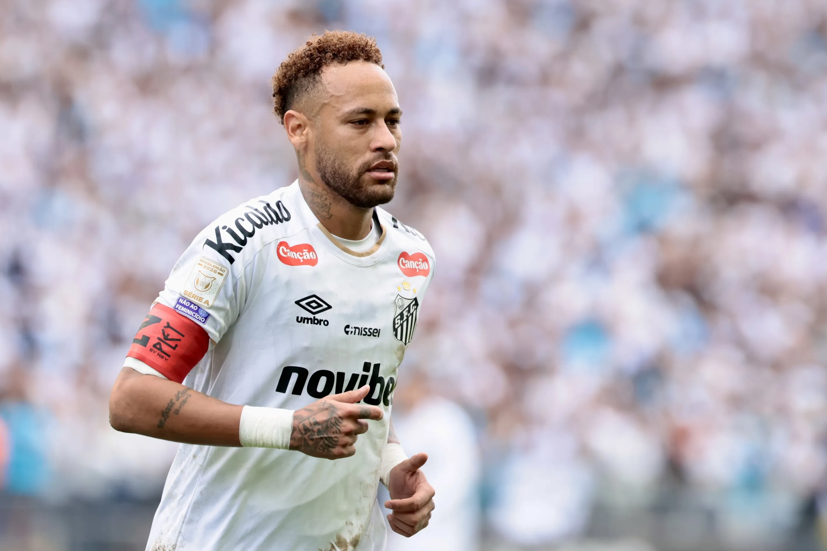 Neymar durante partida pelo Santos. Foto: Marcello Zambrana/AGIF