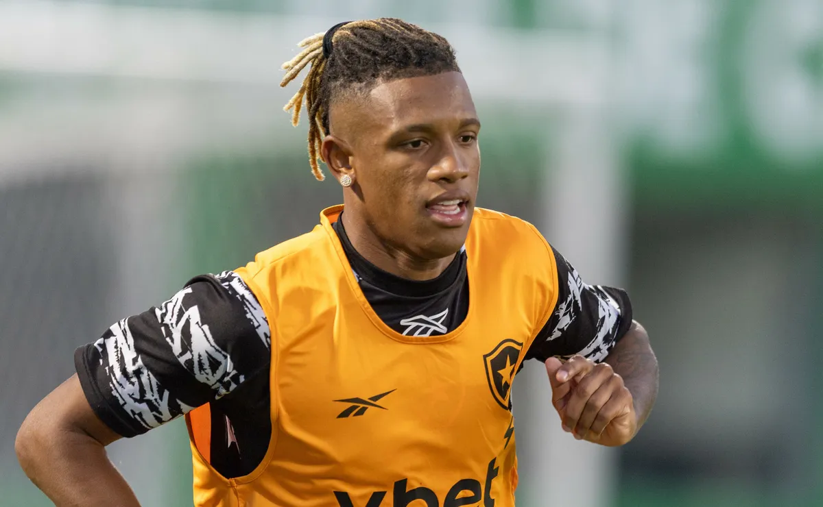Flamengo recua por Danilo, convocado para Copa, após investida pesada do Palmeiras