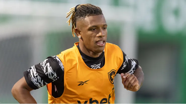 Danilo foi ausência em Botafogo x Corinthians.