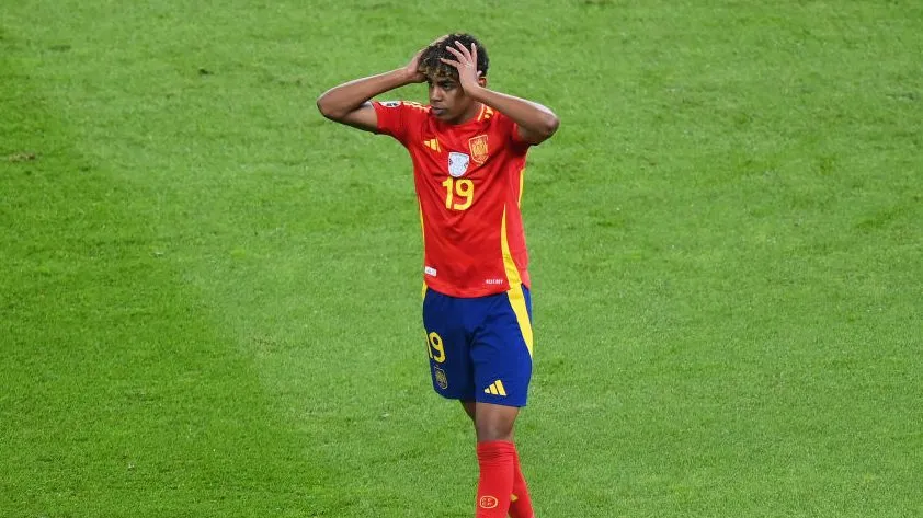 Lamine Yamal pela Espanha. Foto: Justin Setterfield/Getty Images