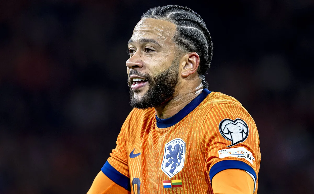 Memphis Depay entra em reta decisiva por vaga na Copa do Mundo