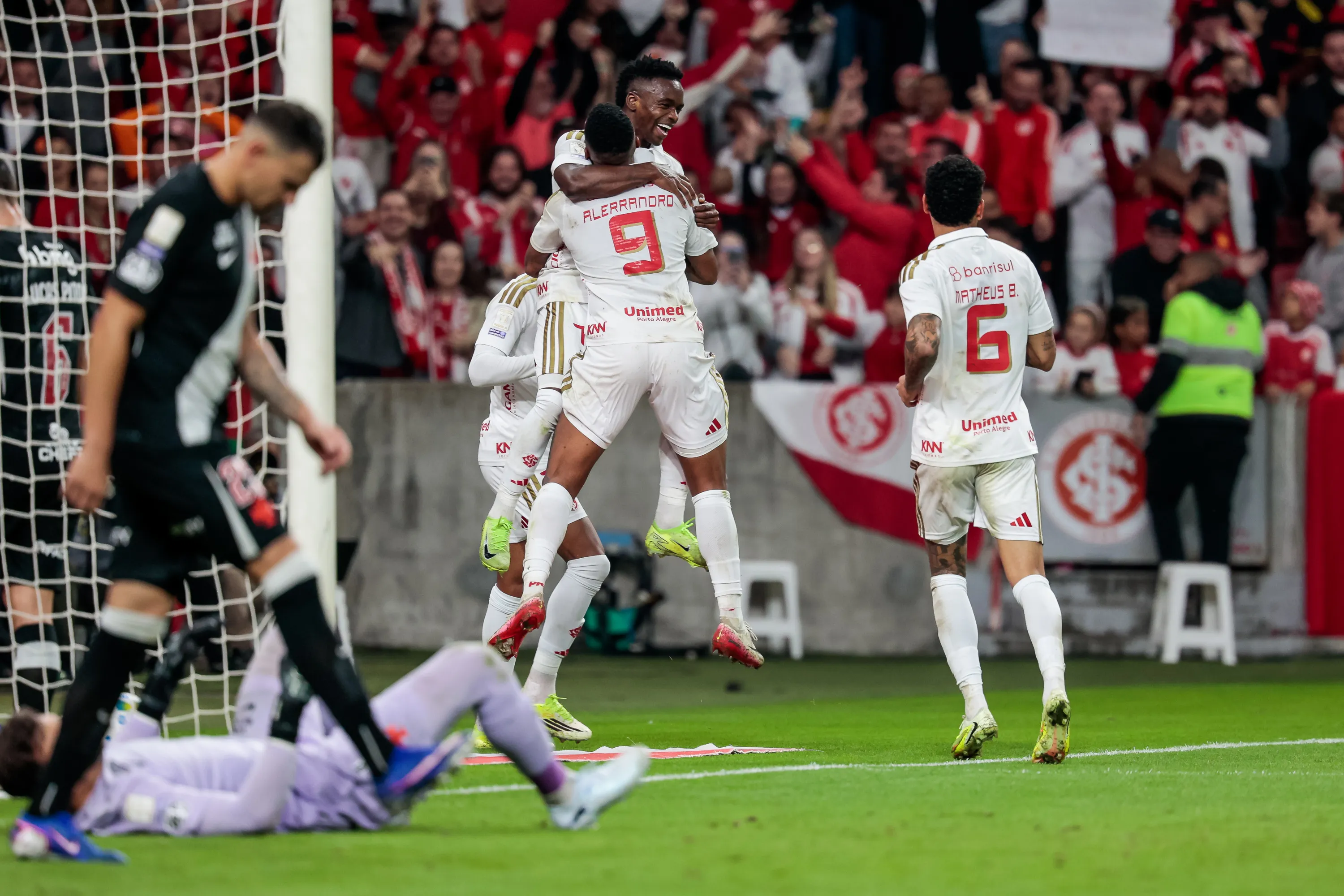 Vasco foi goleado pelo Internacional pelo Brasileirão. Foto: Luiz Erbes/AGIF