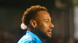 Neymar durante partida contra o Coritiba, no Paraná.