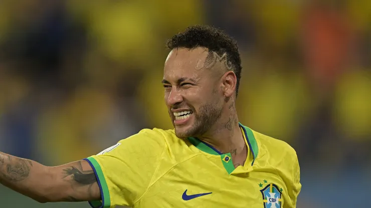 Neymar com a camisa da Seleção Brasileira. Foto: Pedro Vilela/Getty Images