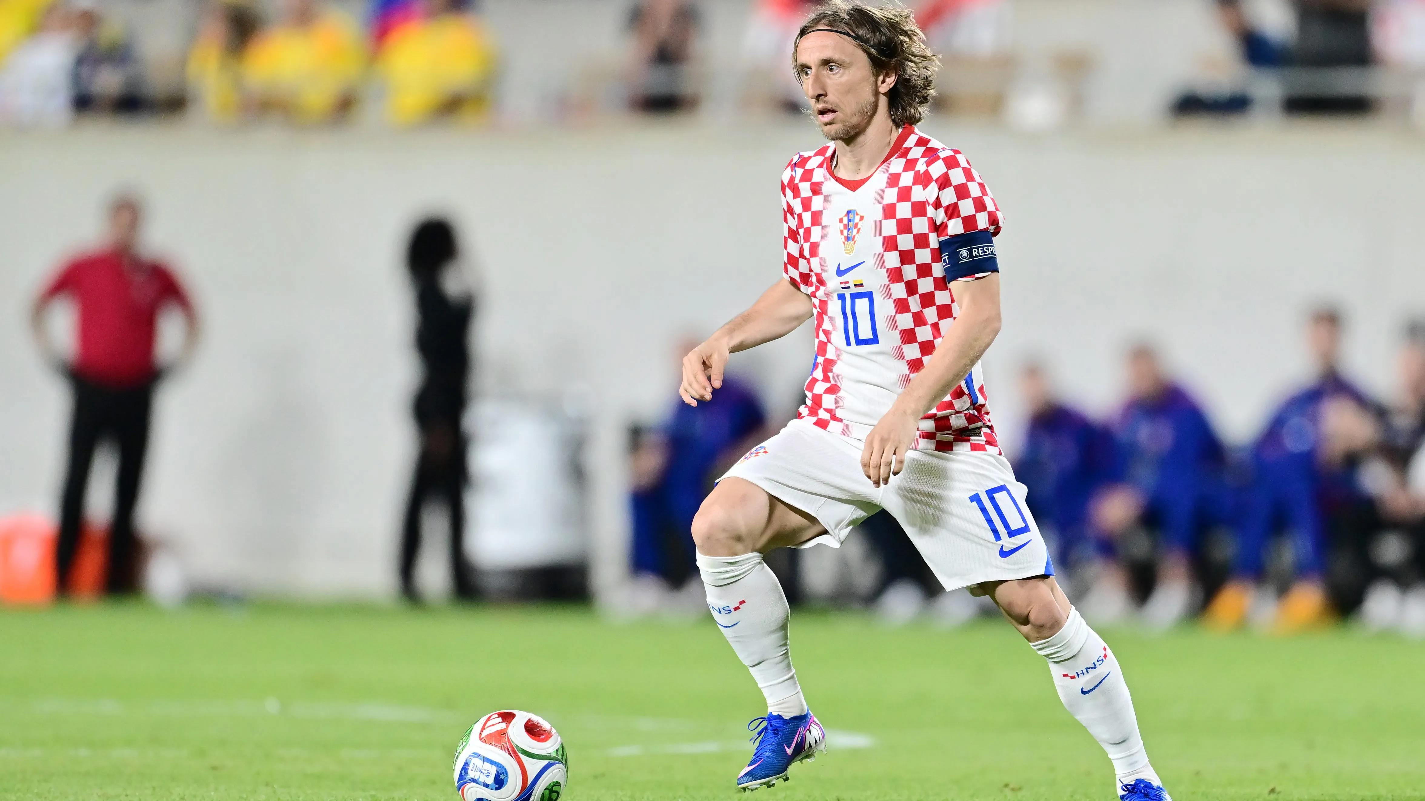 Modric vai disputar sua quinta Copa do Mundo. (Photo by Julio Aguilar/Getty Images)