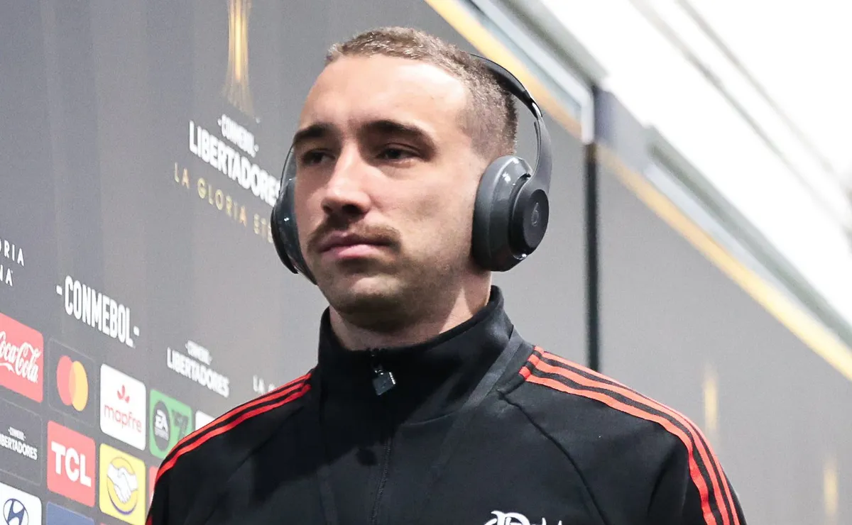 Léo Ortiz revela que Flamengo foi surpreendido com formação do Athletico-PR: “Melhorar as escolhas”