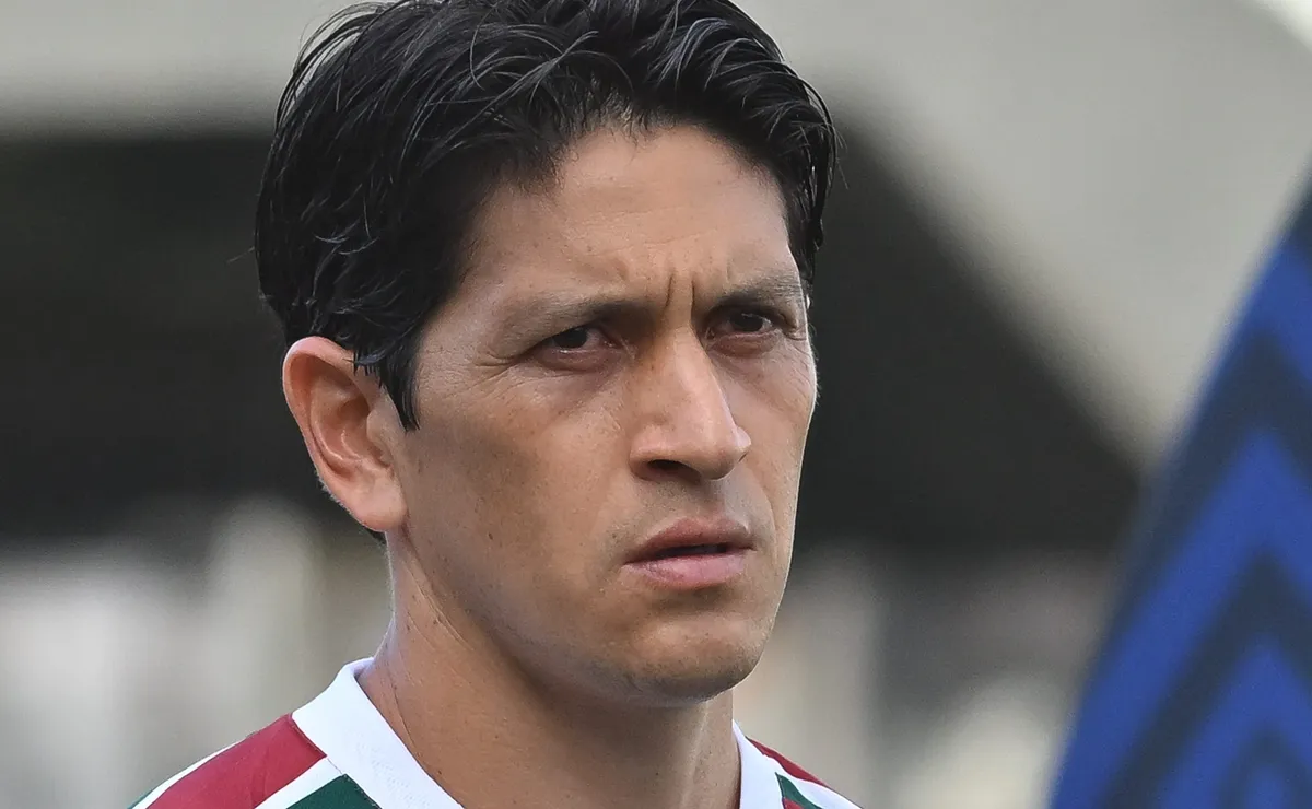 Germán Cano reconsidera aposentadoria após contatos do exterior