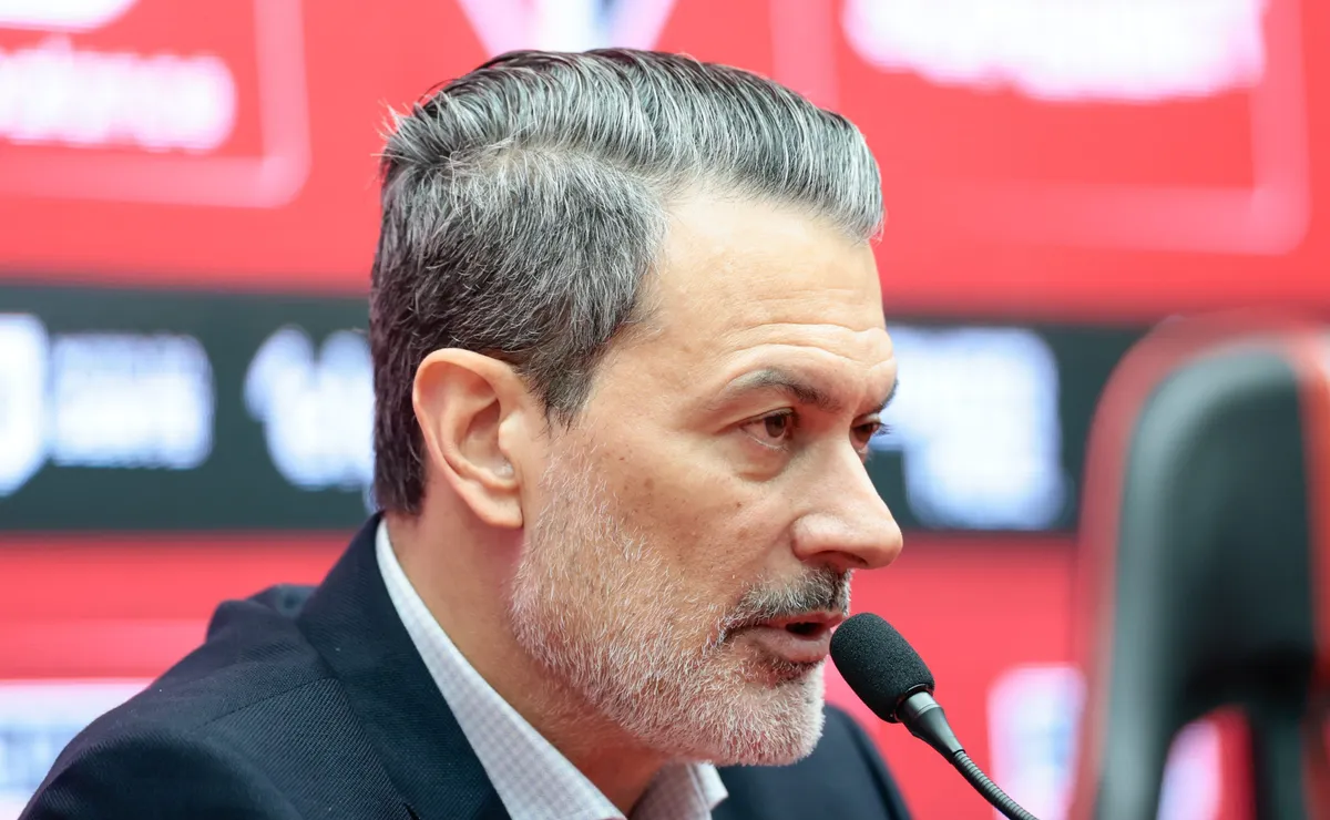 Vídeo: Rui Costa descarta reintegrar Arboleda e zagueiro segue fora dos planos do São Paulo