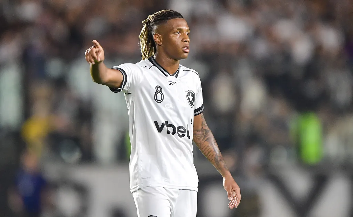Palmeiras sai na frente do Flamengo e ganha vantagem por Danilo