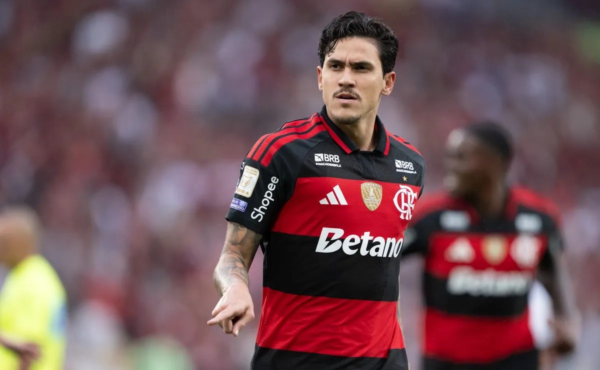 Pedro decide, Flamengo vence o Estudiantes e encaminha classificação na Libertadores