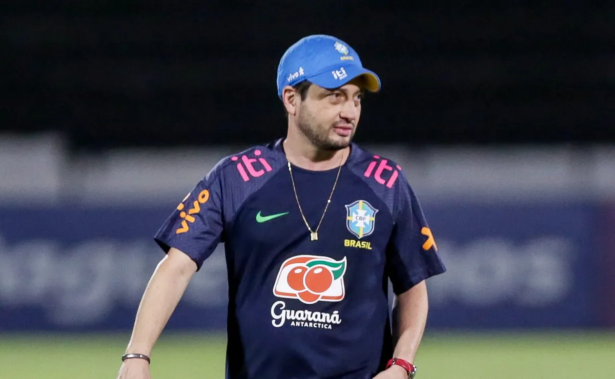 Arthur Elias avalia ciclo até 2027 e projeta Seleção Feminina forte para buscar o título inédito