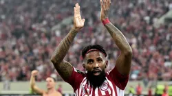 Rodinei, atuando pelo Olympiacos da Grécia (Foto: Milos Bicanski/Getty Images)