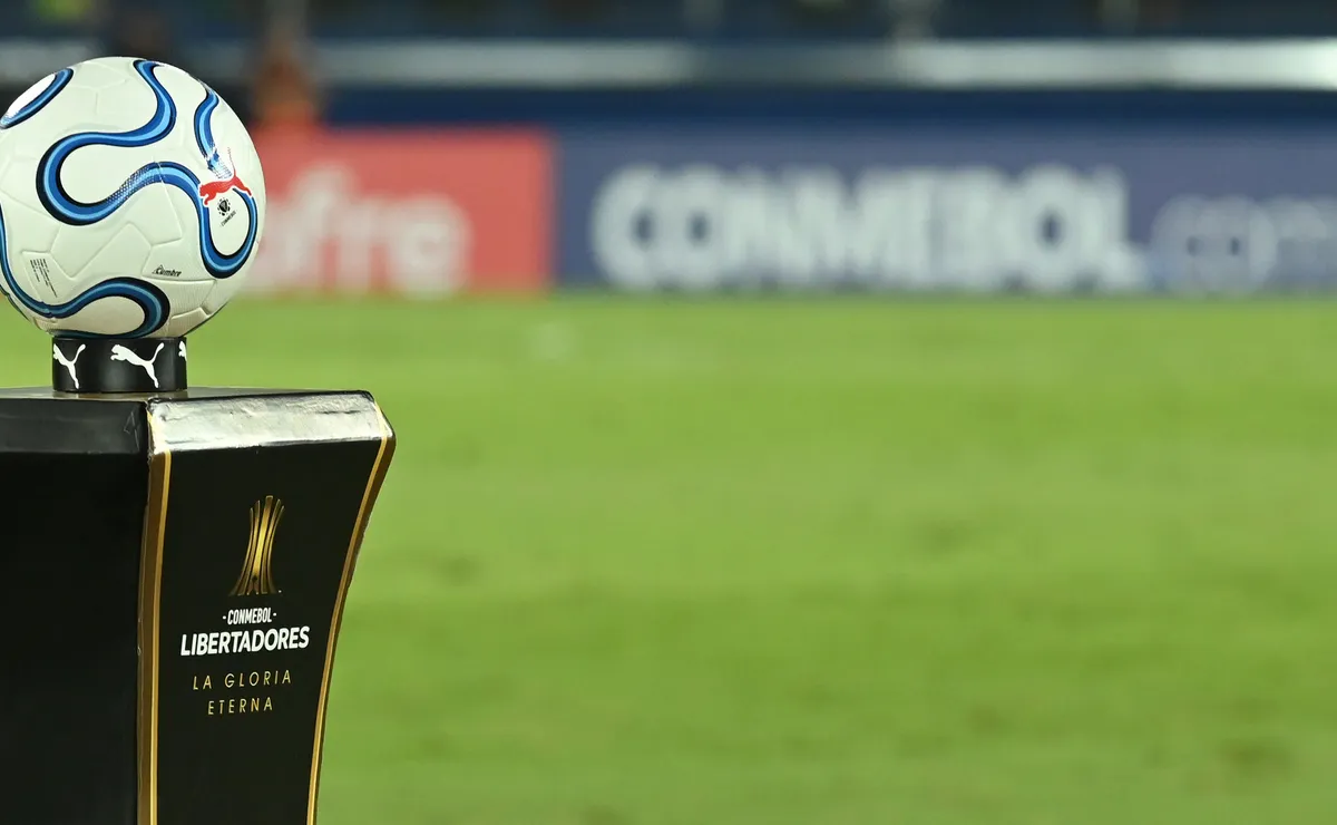 Em momentos distintos, times brasileiros entram em campo pela Libertadores e Sul-Americana