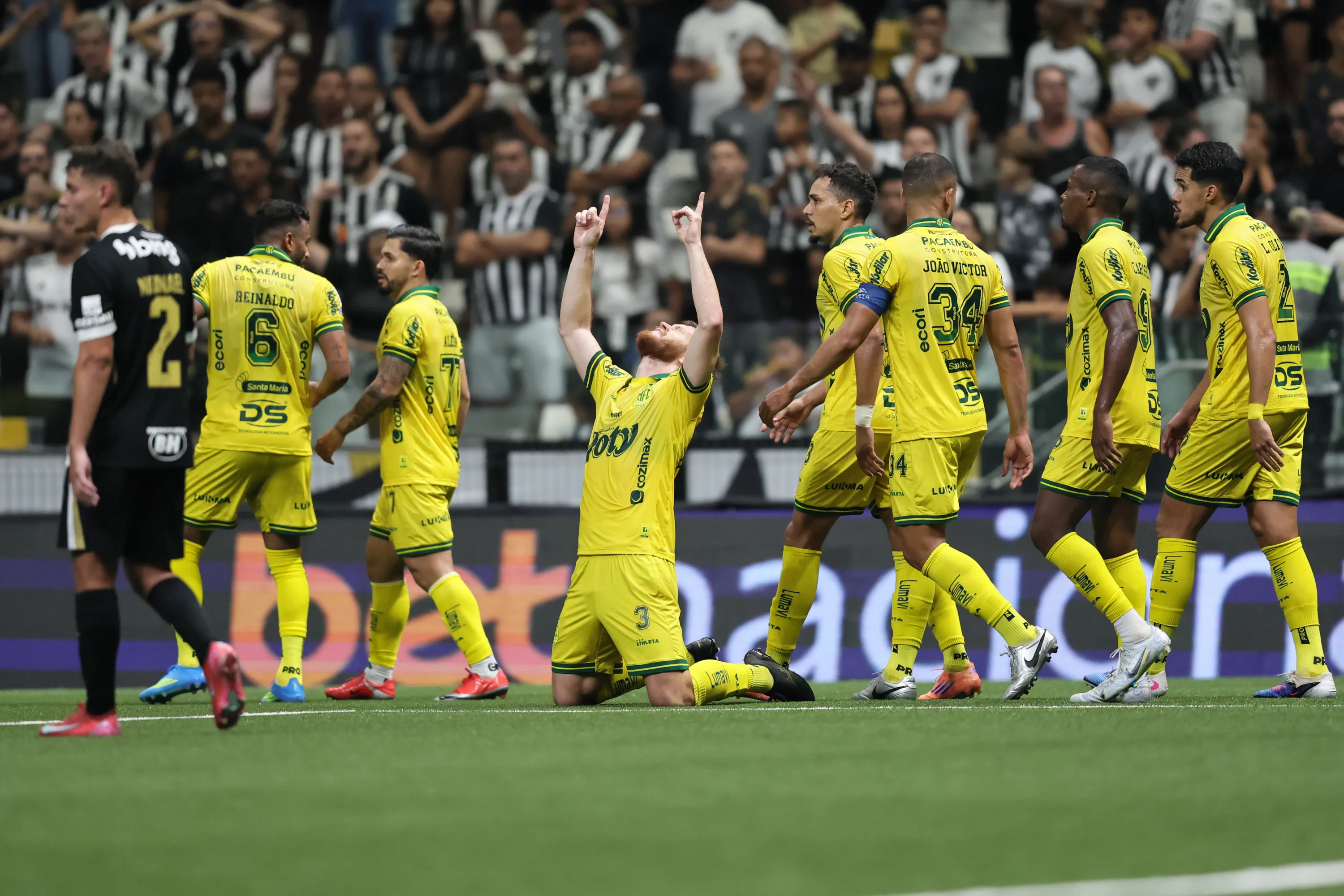 Willian Machado jogador do Mirassol comemora seu gol durante partida contra o Atletico-MG no estadio Arena MRV pelo campeonato Brasileiro A 2026. Foto: Gilson Lobo/AGIF