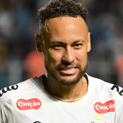 Neymar avalia jogos no Santos por medo de nova lesão