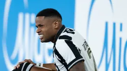 Junior Santos jogador do Botafogo durante partida contra o Racing no estadio Engenhao pelo campeonato Copa Sul-Americana 2026.