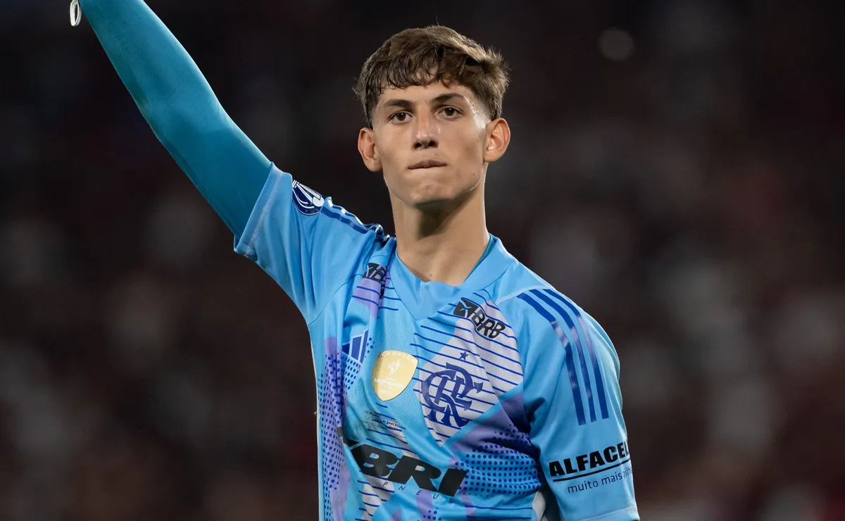 Léo Nannetti, do Flamengo, é chamado por Ancelotti na Seleção Brasileira