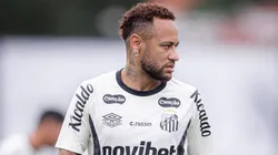 Neymar em ação no CT Rei Pelé: o craque deve se afastar por conta da preparação visando a Copa do Mundo - Foto: Raul Baretta/ Santos FC.