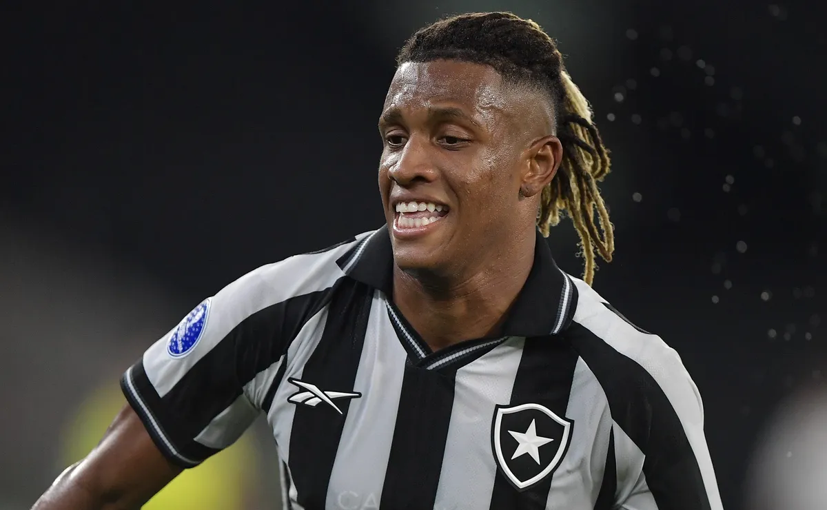 Palmeiras sinaliza oferta de R$ 200 milhões pela contratação de Danilo