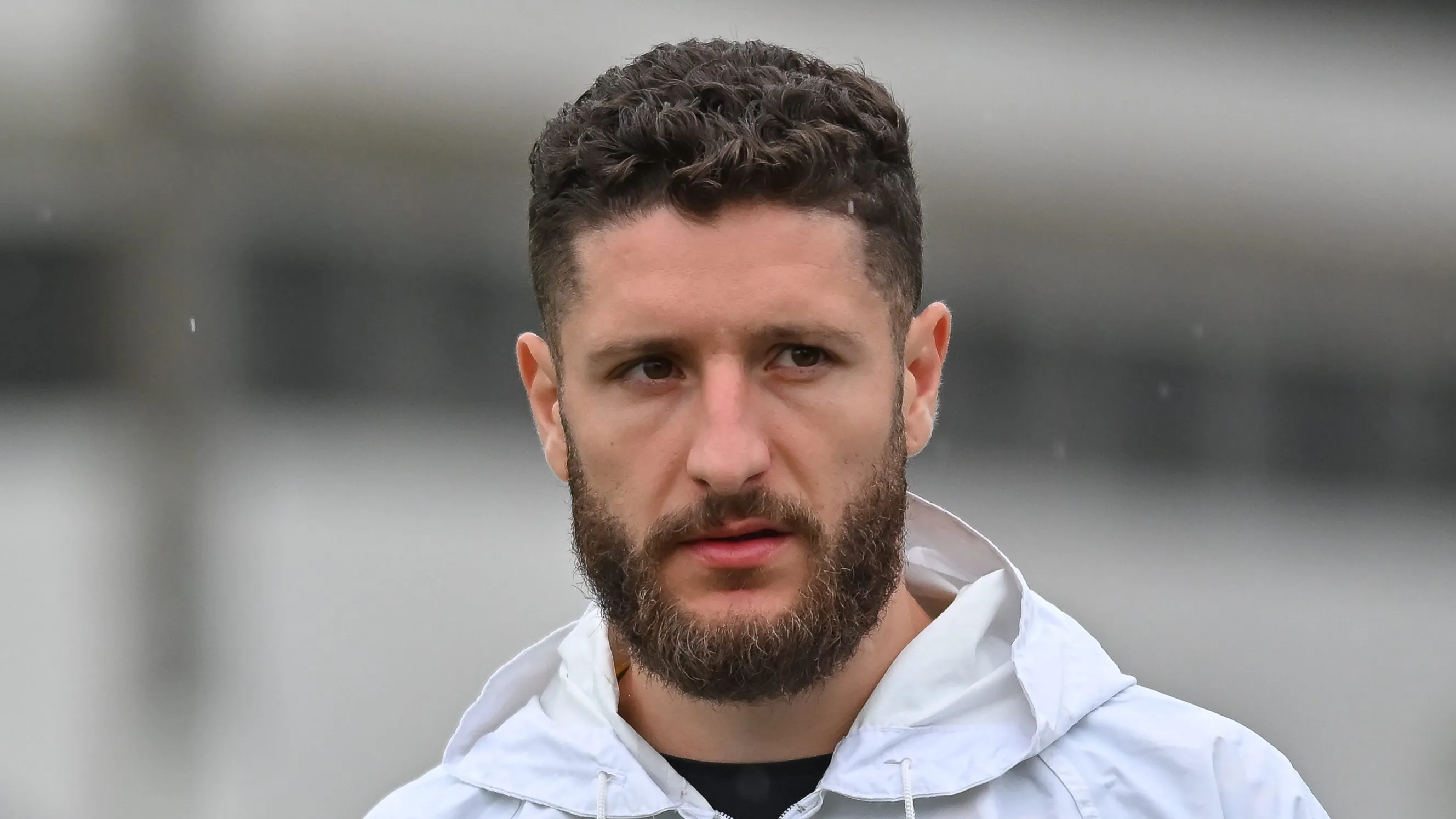 Foto: Jota Erre/AGIF – Zé Rafael está na barca de saídas do Peixe.