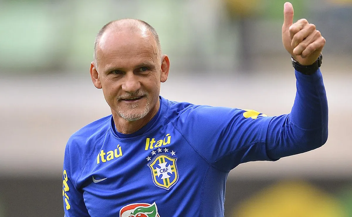 Taffarel enaltece Everson e responde se o goleiro foi cotado para a Copa