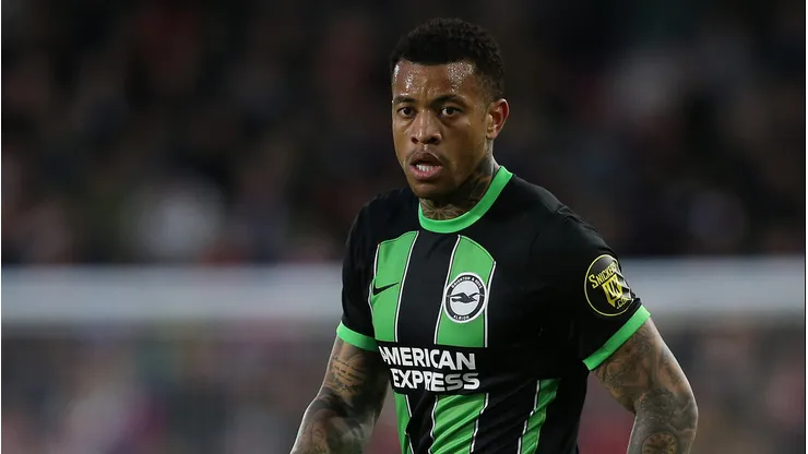 Zagueiro durante jogo da Premier League. Photo by Steve Bardens/Getty Images