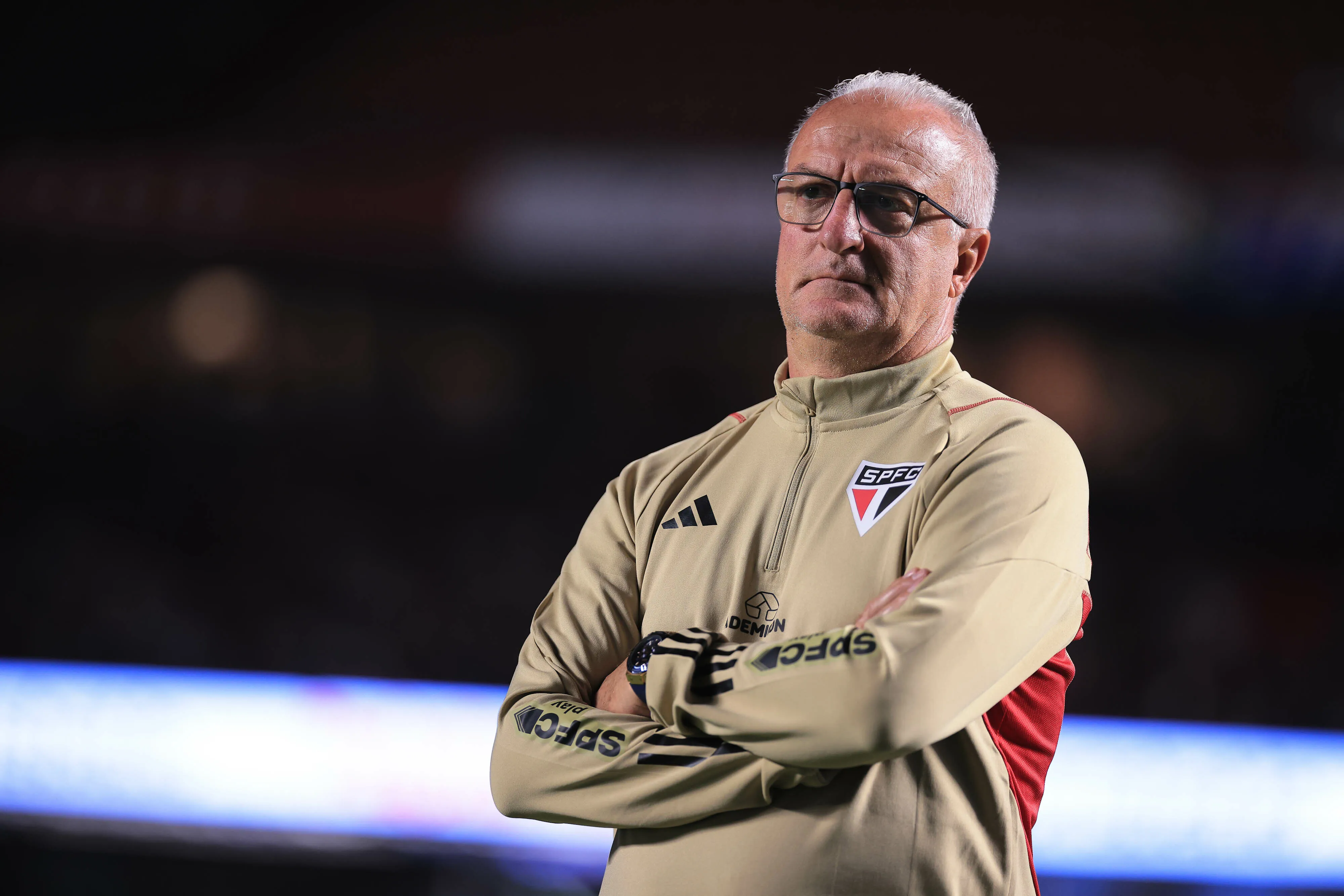 Torcida está ansiosa para o retorno de Dorival Júnior. Foto: Ettore Chiereguini/AGIF