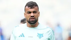 Fabricio Bruno jogador do Cruzeiro durante aquecimento antes da partida contra o Fluminense no estadio Mineirao pelo campeonato Brasileiro A 2025.