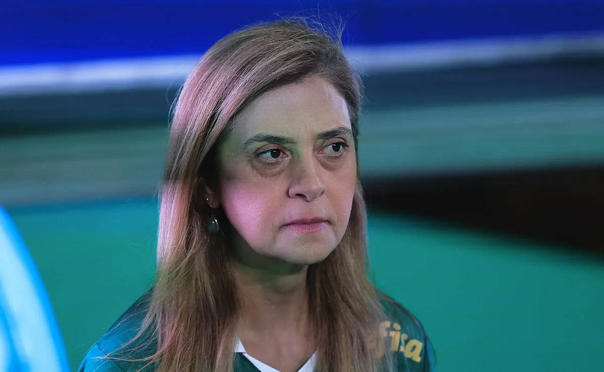 Contratar Danilo virou questão de honra para Leila e Palmeiras vê Flamengo querendo inflacionar negociação