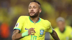 Neymar corre para comemorar um de seus 79 gols pela Seleção Brasileira - Flickr Oficial CBF