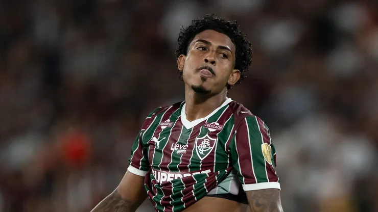 John Kennedy jogador do Fluminense lamenta durante partida contra o Bolivar no estadio Maracana pelo campeonato Copa Libertadores 2026.