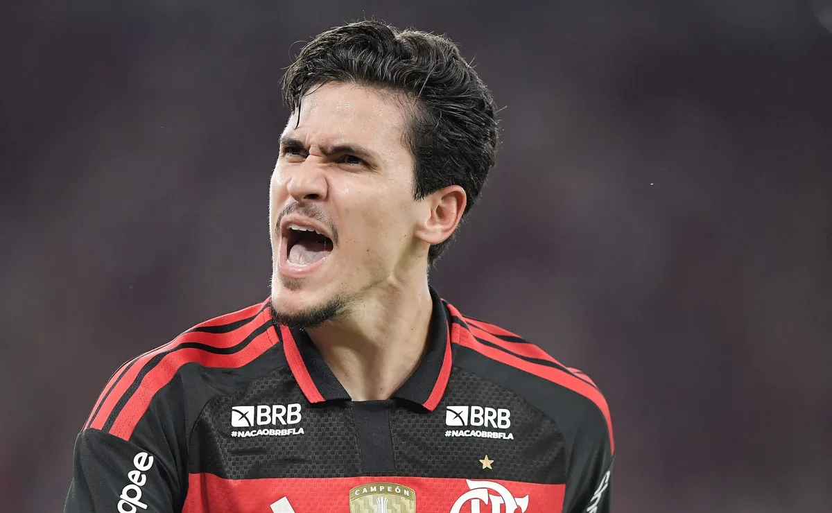 Após ficar de fora da Copa do Mundo, Pedro vira prioridade no Flamengo para rendimento continuar em alta