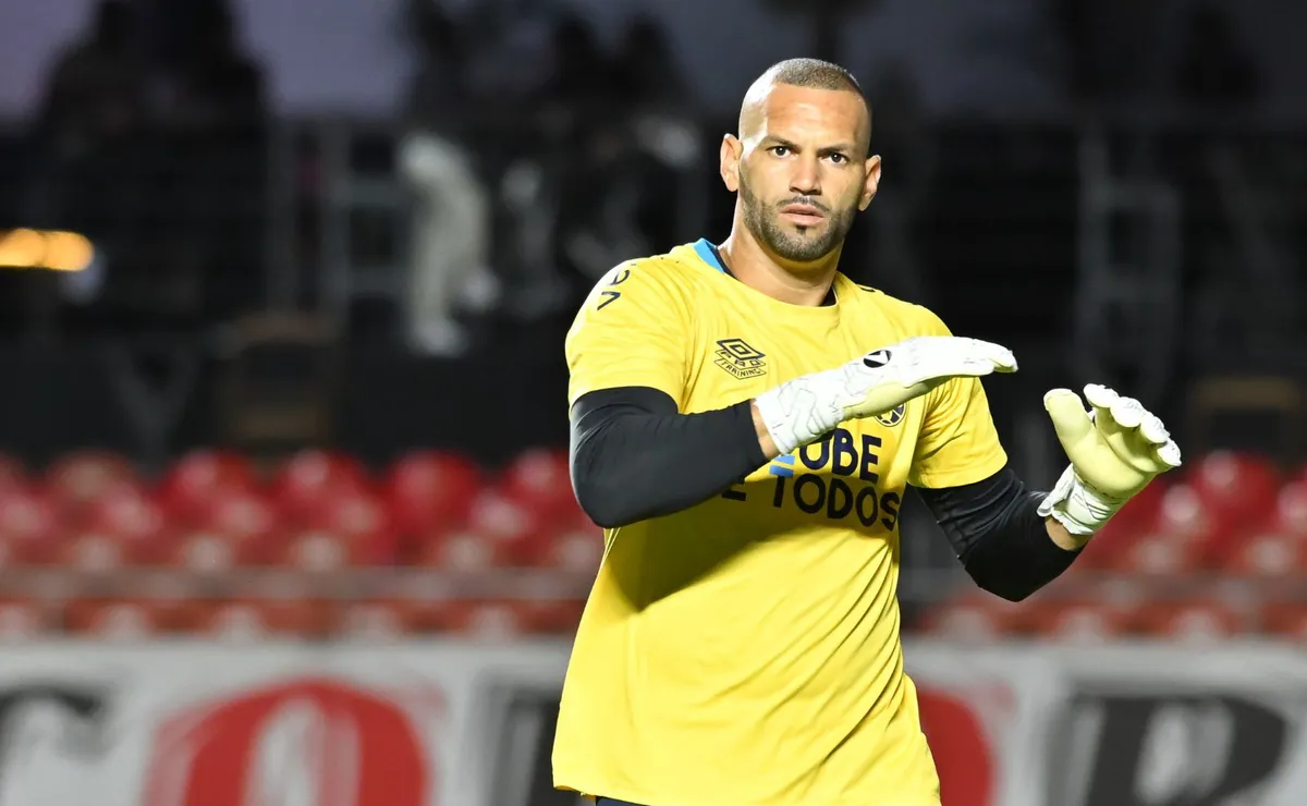 Brasil segue rivais da Copa e aposta em goleiros experientes para o Mundial