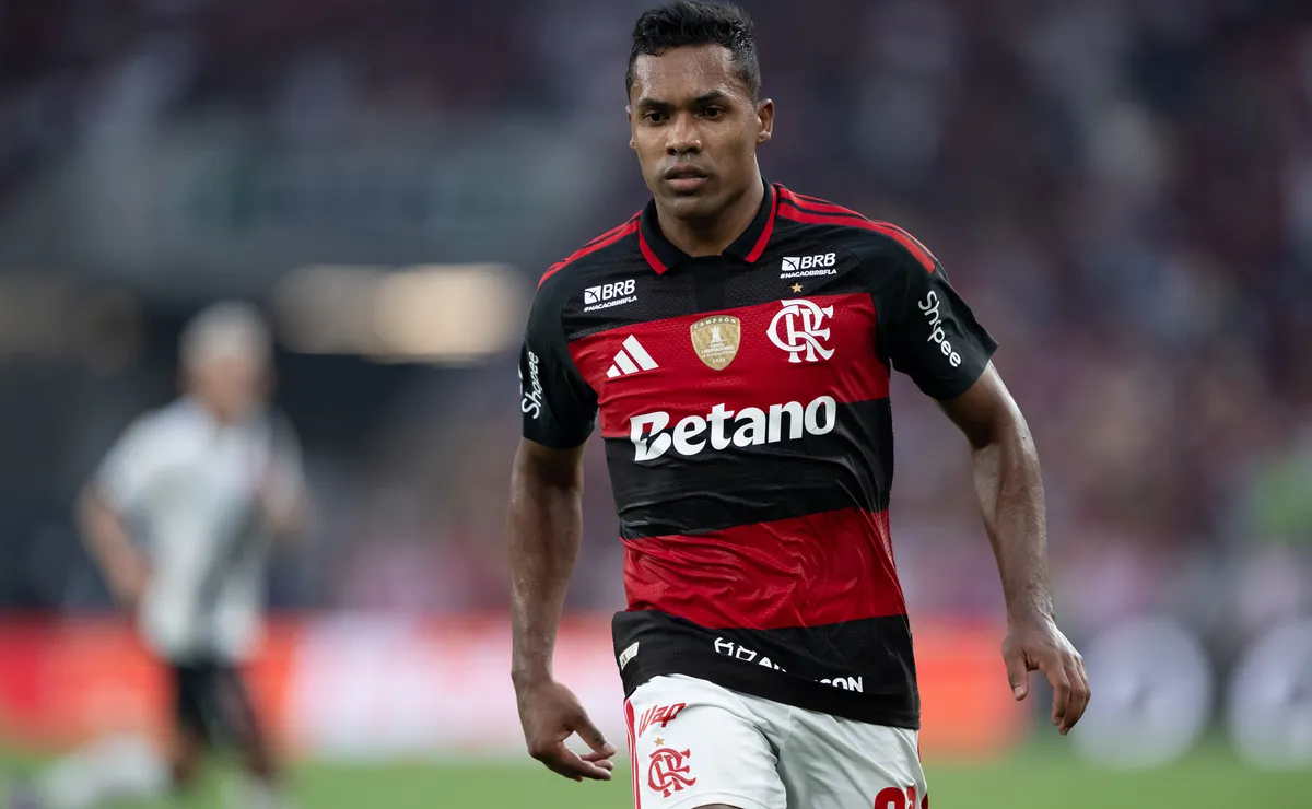 Alex Sandro avalia futuro e Flamengo teme perder lateral após a Copa