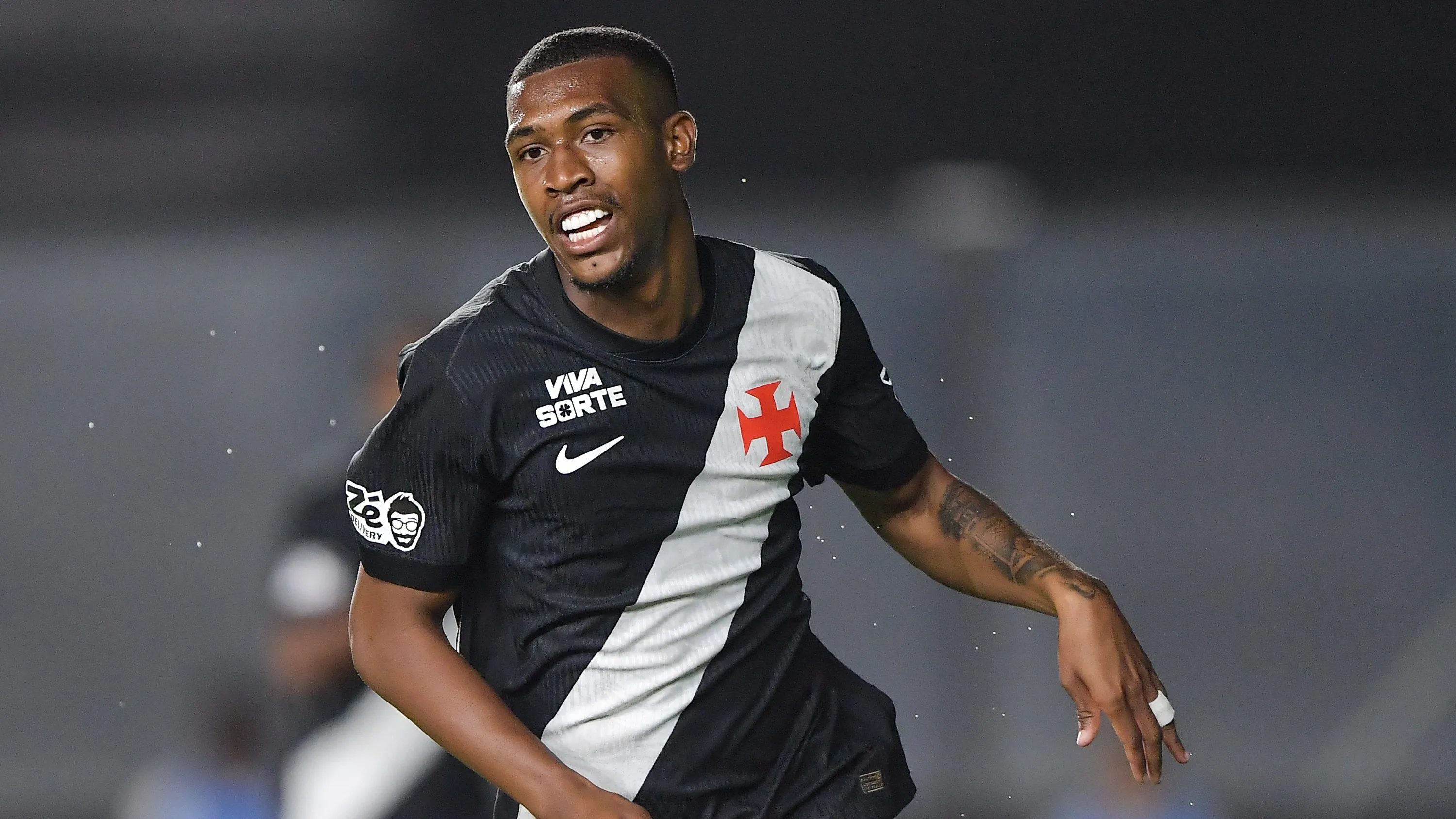 Rayan foi revelado pelo Vasco. Foto: Thiago Ribeiro/AGIF