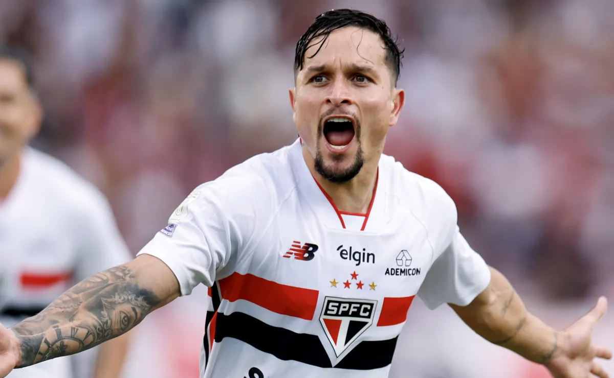 Artur quer jogar contra o Botafogo e faz revelação: “Não me falaram nada”