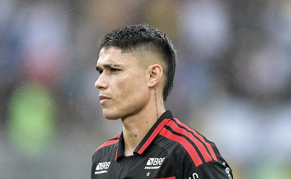 Flamengo pode vender Cebolinha, Luiz Araújo e Plata para viabilizar contratação de Danilo