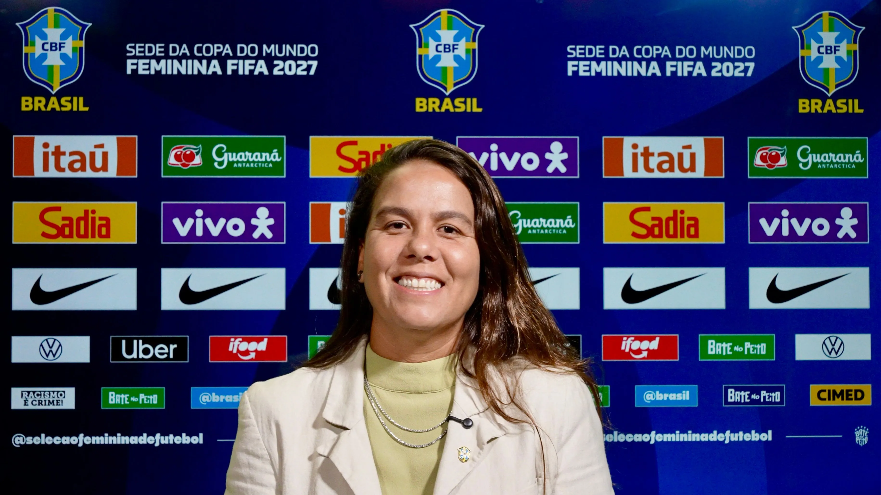 Treinadora Camilla Orlando da Seleção Feminina Sub-20