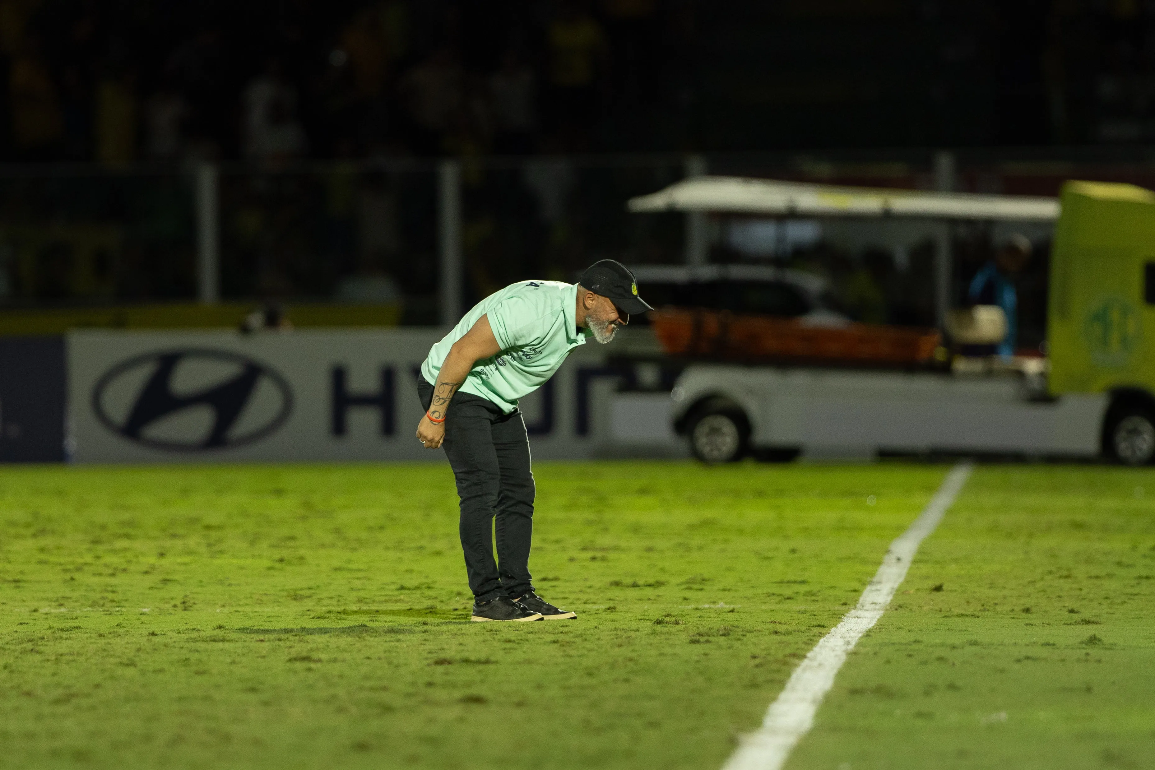 Rafael Silva Guanaes tecnico do Mirassol durante partida contra o LDU. Foto: Joisel Amaral/AGIF