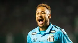 Neymar durante partida no Couto Pereira contra o Coritiba.
