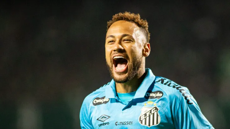 Neymar durante partida no Couto Pereira contra o Coritiba.