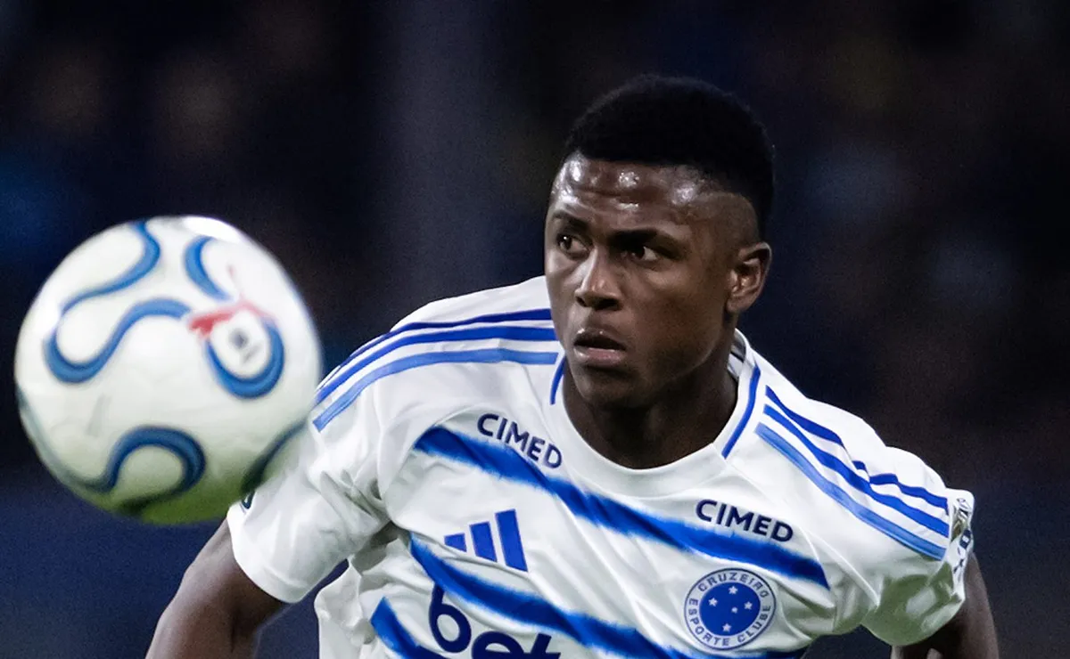 Má fase de Néiser Villarreal no Cruzeiro afasta atacante da Copa