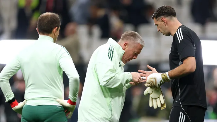 Emiliano Martínez, goleiro do Aston Villa e da Seleção Argentina - Foto: Dan Mullan/Getty Images