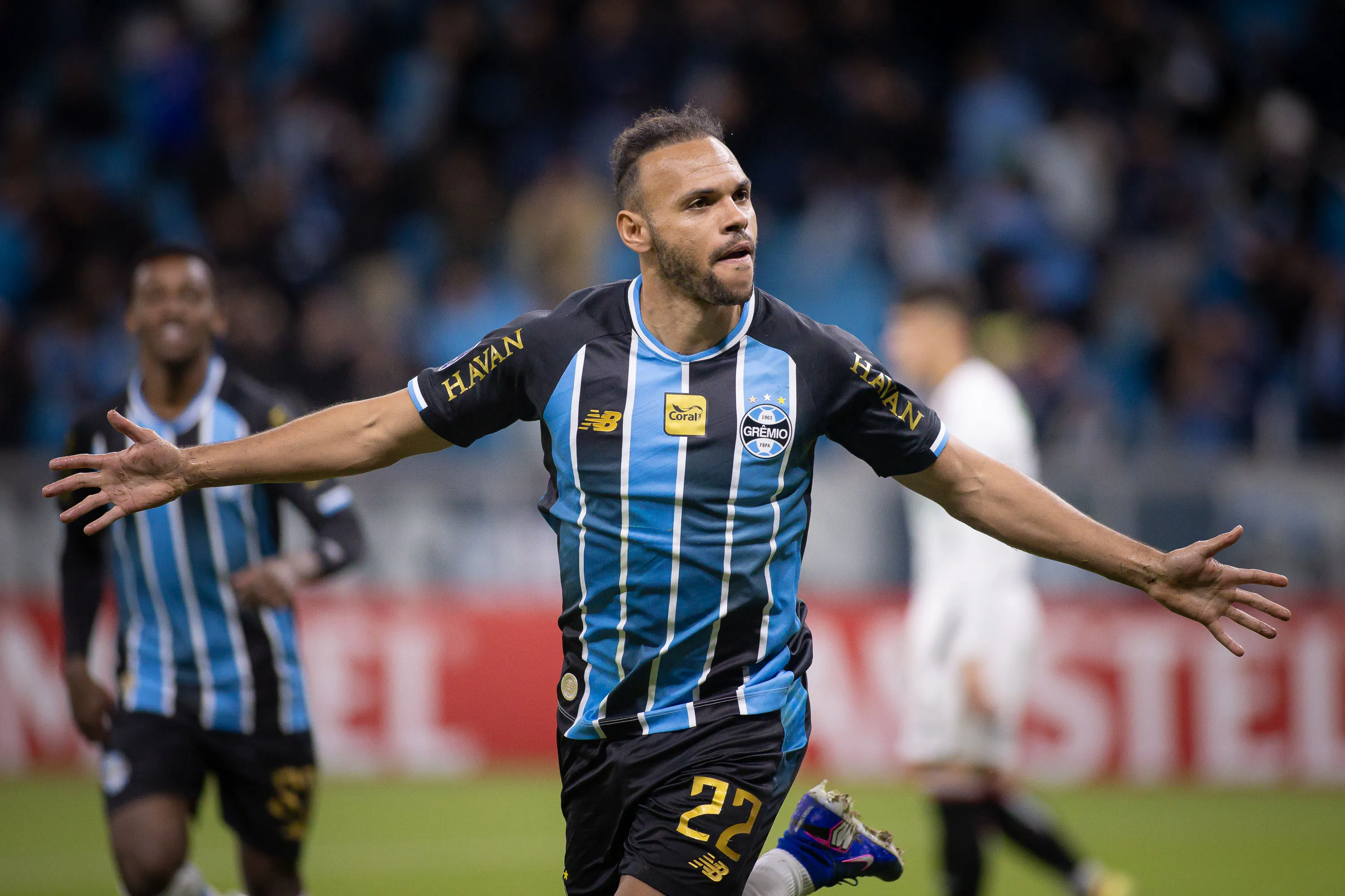 RS – PORTO ALEGRE – 20/05/2026 – COPA SUL-AMERICANA 2026, GREMIO X PALESTINO – Martin Braithwaite jogador do Gremio comemora seu gol durante partida contra o Palestino no estadio Arena do Gremio pelo campeonato Copa Sul-Americana 2026. Foto: Maxi Franzoi/AGIF