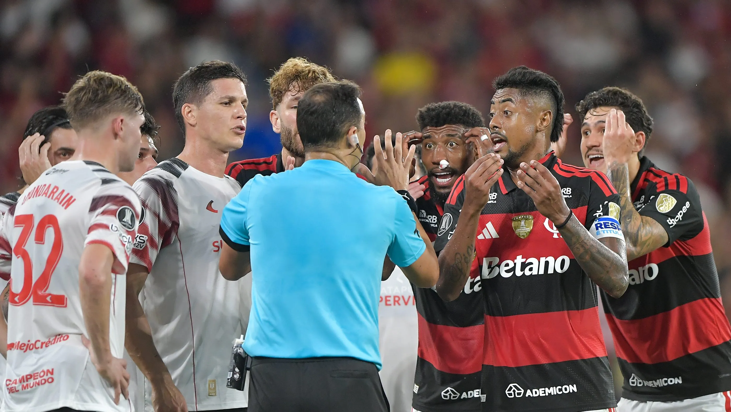 Arbitragem de Flamengo x Estudiantes