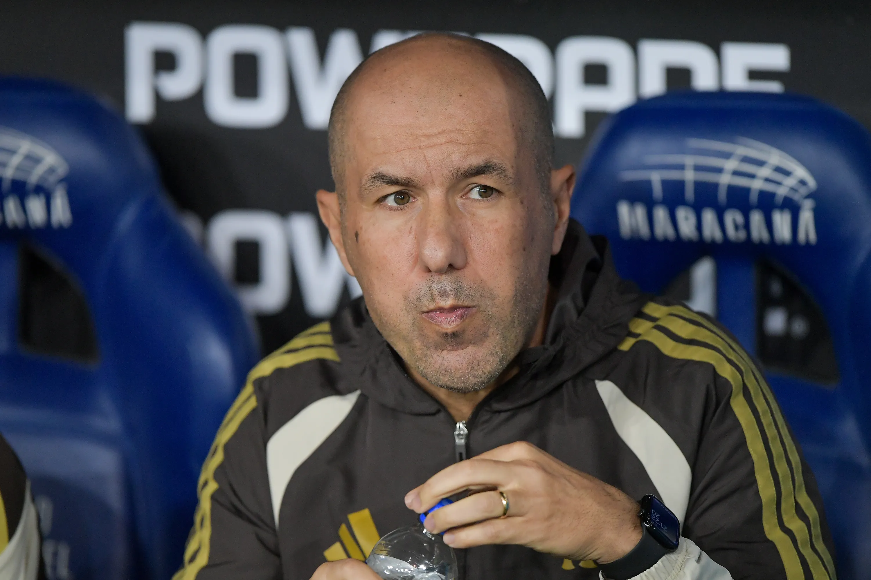 Leonardo Jardim, tecnico do Flamengo, durante partida contra o Estudiantes no estadio Maracana pelo campeonato Copa Libertadores 2026. Foto: Thiago Ribeiro/AGIF