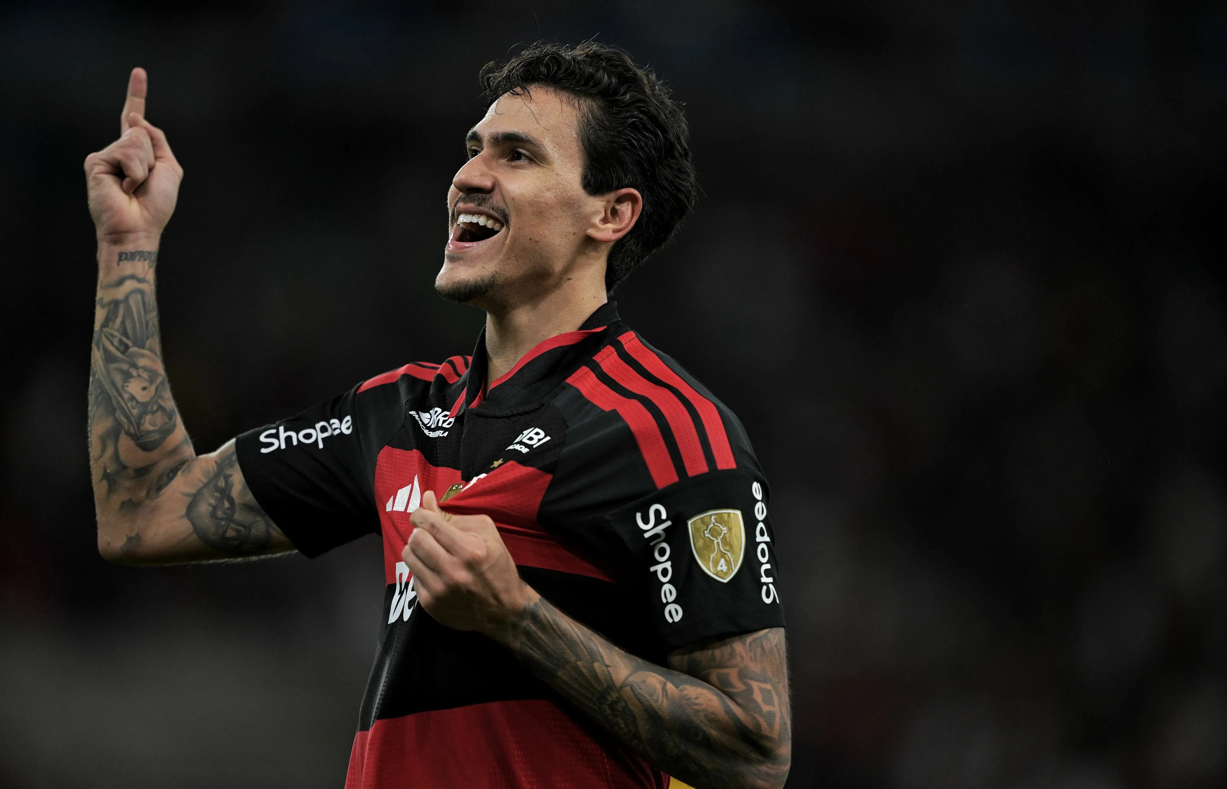 RPedro jogador do Flamengo comemora seu gol durante partida contra o Estudiantes no estadio Maracana pelo campeonato Copa Libertadores 2026. Foto: Jorge Rodrigues/AGIF