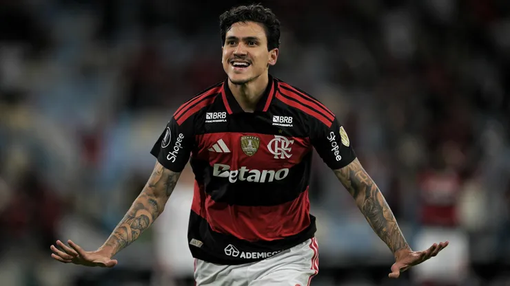 Pedro jogador do Flamengo comemora seu gol durante partida contra o Estudiantes no estadio Maracana pelo campeonato Copa Libertadores 2026. Foto: Jorge Rodrigues/AGIF