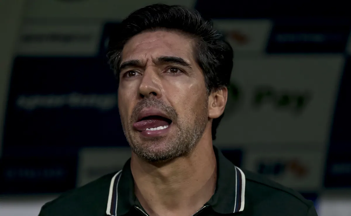 Abel Ferreira joga pressão na arbitragem antes de Flamengo x Palmeiras: “Tem que ter coragem”