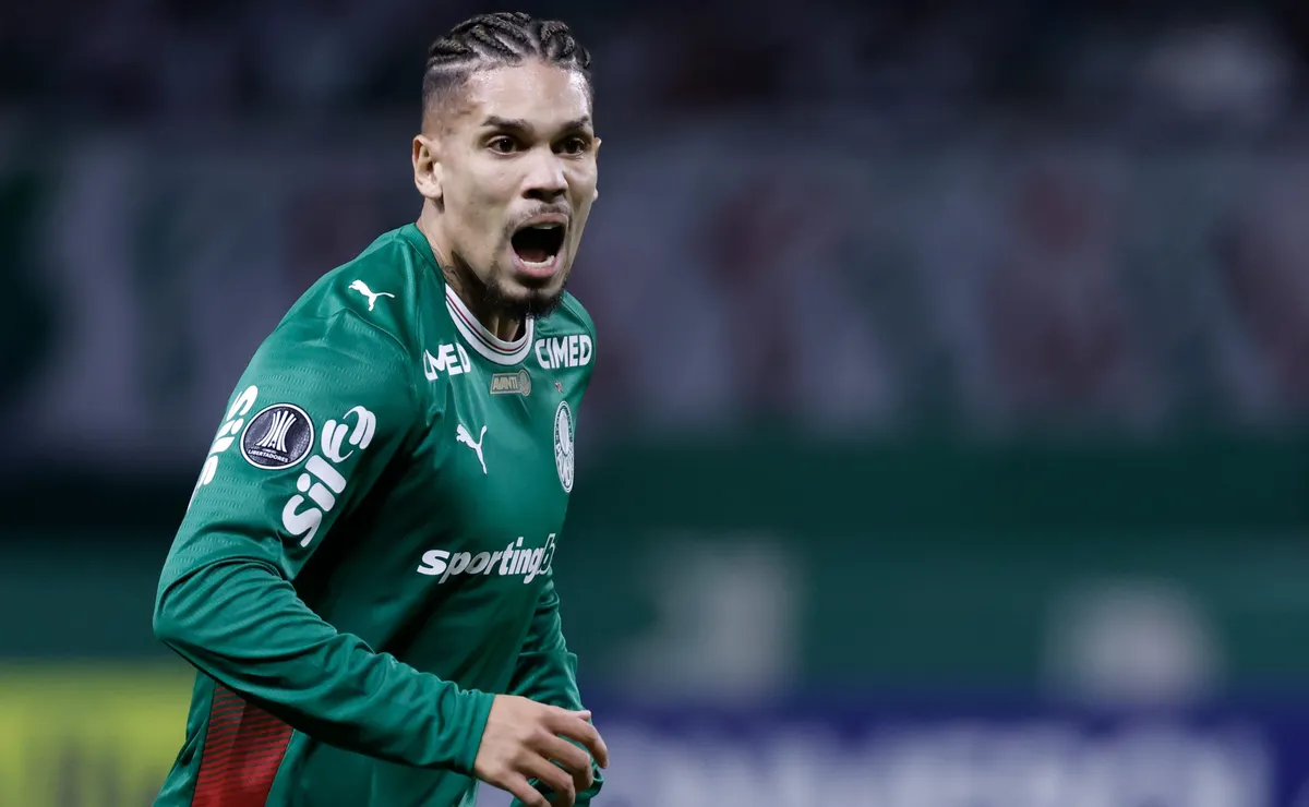 Torcida do Palmeiras cobra Paulinho após derrota contra o Cerro Porteño: “Tá com preguiça”